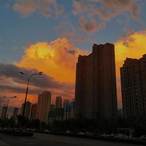 和女友在厨房做爰疯狂
